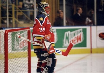 22 Jan 1998:  Goaltender John Vanbiesbrouck of the Florida Panthers in action against the Los Angeles Kings during a game at the Great Western Forum in Inglewood, California.  The Kings defeated the Panthers 4-2. Mandatory Credit: Kellie Landis  /Allsport