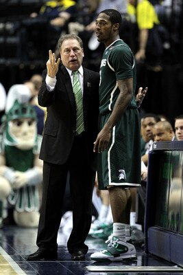 INDIANAPOLIS, IN - MARCH 11:  Head coach Tom Izzo and Durrell Summers #15 of the Michigan State Spartans talk against the Purdue Boilermakers during the quarterfinals of the 2011 Big Ten Men's Basketball Tournament at Conseco Fieldhouse on March 11, 2011