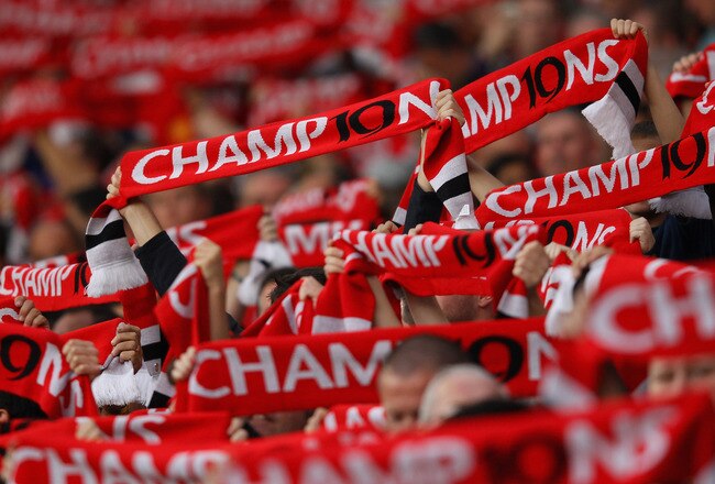 MANCHESTER, ENGLAND - AUGUST 22:  Fans enjoy the atmosphere ahead of the Barclays Premier League match between Manchester United and Tottenham Hotspur at Old Trafford on August 22, 2011 in Manchester, England.  (Photo by Alex Livesey/Getty Images)