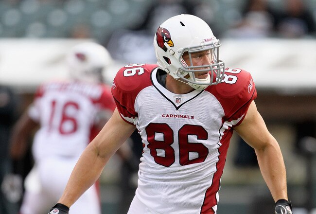 OAKLAND, CA - AUGUST 11:  Todd Heap #86 of the Arizona Cardinals warms up before the Cardinals played the Oakland Raiders at O.co Coliseum on August 11, 2011 in Oakland, California.  (Photo by Ezra Shaw/Getty Images)