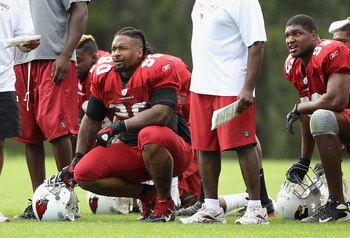FLAGSTAFF, AZ - JULY 31:  Defensive tackle Darnell Dockett #90 of the Arizona Cardinals practices in the team training camp at Northern Arizona University on July 31, 2011 in Flagstaff, Arizona.  (Photo by Christian Petersen/Getty Images)