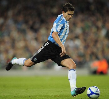 DUBLIN, IRELAND - AUGUST 11:  Fernando Gago of Argentina in action during the International Friendly match between Republic of Ireland and Argentina at the Aviva Stadium on August 11, 2010 in Dublin, Ireland.  (Photo by Shaun Botterill/Getty Images)