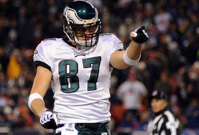 EAST RUTHERFORD, NJ - DECEMBER 13:  Brent Celek #87 of the Philadelphia Eagles celebrates after scoring a touchdown in the first quarter against the New York Giants at Giants Stadium on December 13, 2009 in East Rutherford, New Jersey.  (Photo by Michael