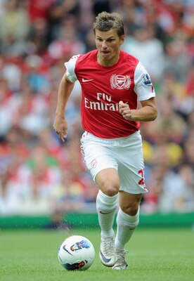 LONDON, ENGLAND - AUGUST 20:  Andrey Arshavin of Arsenal with the ball during the Barclays Premier League match between Arsenal and Liverpool at the Emirates Stadium on August 20, 2011 in London, England.  (Photo by Michael Regan/Getty Images)