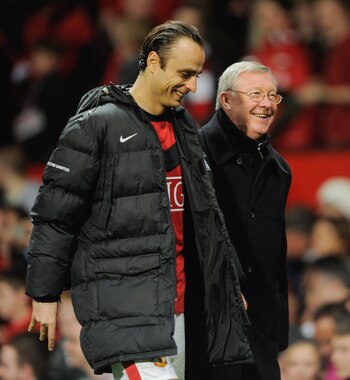 MANCHESTER, ENGLAND - OCTOBER 31:  Dimitar Berbatov of Manchester United shares a joke with Manchester United manager Sir Alex Ferguson after the Barclays Premier League match between Manchester United and Blackburn Rovers at Old Trafford on October 31, 2