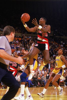 LOS ANGELES - 1987:  Jerome Kersey #25 of the Portland Trail Blazers shoots against the Los Angeles Lakers during the 1987-1988 NBA season game at the Great Western Forum in Los Angeles, California.  (Photo by Mike Powell/Getty Images)