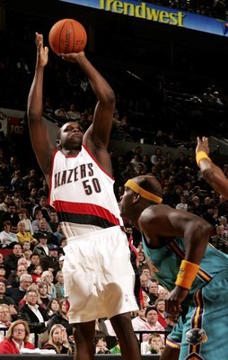 PORTLAND, OR - DECEMBER 27:  Zach Randolph #50 of the Portland Trail Blazers shoots the ball against the New Orleans/Oklahoma City Hornets on December 27, 2006 at the Rose Garden in Portland, Oregon.  NOTE TO USER: User expressly acknowledges and agrees t