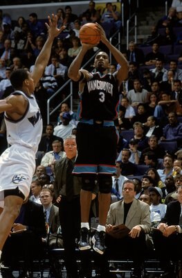 23 Nov 1999: Shareef Abdur Rahim #3 of the Vancouver Grizzlies makes a jump shot during the game against the Washington Wizards at the MCI Center in Washington, D.C. The Wizards defeated the Grizzlies 89-87.