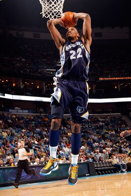NEW ORLEANS - JANUARY 20:  Rudy Gay #22 of the Memphis Grizzlies goes up for a dunk against the New Orleans Hornets at the New Orleans Arena on January 20, 2010 in New Orleans, Louisiana.  The Hornets defeated the Grizzlies 113-111.  NOTE TO USER: User ex