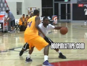 Img_73_tyreke-evans-has-nasty-handles-rookie-of-the-year-mixes-top-players-in-the-nation_display_image