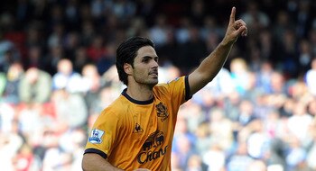 BLACKBURN, ENGLAND - AUGUST 27:  Mikel Arteta of Everton celebrates scoring the opening goal from the penalty spot during the Barclays Premier League match between Blackburn Rovers and Everton at Ewood Park on August 27, 2011 in Blackburn, England.  (Phot