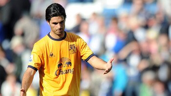 BLACKBURN, ENGLAND - AUGUST 27:  Mikel Arteta of Everton consoles a dejected Gael Givet (R) of Blackburn Rovers at full-time following the Barclays Premier League match between Blackburn Rovers and Everton at Ewood Park on August 27, 2011 in Blackburn, En