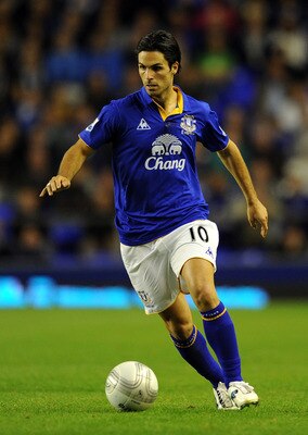 LIVERPOOL, ENGLAND - AUGUST 24:  Mikel Arteta of Everton in action during the Carling Cup second round match between Everton and Sheffield United at Goodison Park on August 24, 2011 in Liverpool, England.  (Photo by Chris Brunskill/Getty Images)