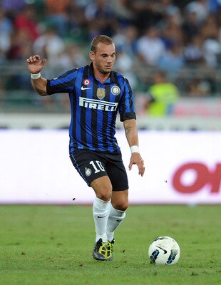 BARI, ITALY - AUGUST 18:  Wesley Sneijder of Inter in action during the match between FC Internazionale and AC Milan during the TIM preseason tournament at Stadio San Nicola on August 18, 2011 in Bari, Italy.  (Photo by Giuseppe Bellini/Getty Images)