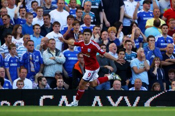 LONDON, ENGLAND - AUGUST 20:  Shane Long of West Brom celebrates after scoring the opening goal during the Barclays Premier League match between Chelsea and West Bromwich Albion at Stamford Bridge on August 20, 2011 in London, England.  (Photo by Julian F