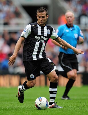 NEWCASTLE UPON TYNE, ENGLAND - AUGUST 13:  Yohan Cabaye of Newcastle United in action during the Barclays Premier League match between Newcastle United and Arsenal at St James' Park on August 13, 2011 in Newcastle upon Tyne, England.  (Photo by Shaun Bott
