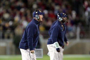 An angry Jeff Tedford yells at his players in the 2009 Big Game.