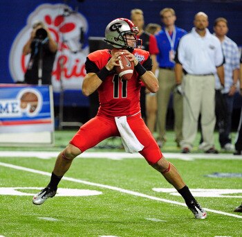ATLANTA - SEPTEMBER 3: Aaron Murray #11 of the Georgia Bulldogs passes against the Boise State Broncos during the Chick-Fil-A Kickoff Game at the Georgia Dome on September 3, 2011 in Atlanta, Georgia. Photo by Scott Cunningham/Getty Images)