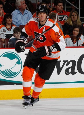 PHILADELPHIA - FEBRUARY 22:  Chris Pronger #20 of the Philadelphia Flyers skates the Phoenix Coyotes on February 22, 2011 at the Wells Fargo Center in Philadelphia, Pennsylvania.Coyotes defeated the Flyers 3-2 in OT.  (Photo by Mike Stobe/Getty Images)