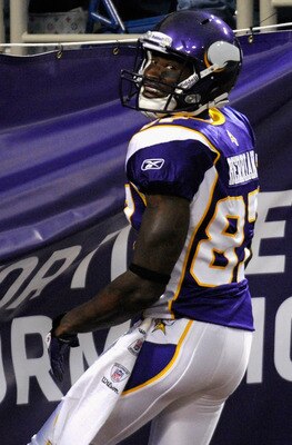 MINNEAPOLIS, MN - AUGUST 27: Bernard Berrian #87 of the Minnesota Vikings celebrates scoring against the Dallas Cowboys in the first half on August 27, 2011 at Hubert H. Humphrey Metrodome in Minneapolis, Minnesota. (Photo by Hannah Foslien/Getty Images)