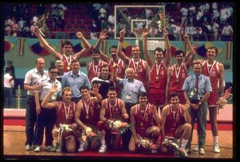 30 SEP 1988:  THE MENS BASKETBALL TEAM FROM THE SOVIET UNION POSE FOR A GROUP PHOTO AFTER RECEIVING THEIR GOLD MEDALS AFTER DEFEATING YUGOSLAVIA IN THE MENS BASKETBALL FINAL AT THE 1988 SEOUL OLYMPICS. USSR WON THE GAME 76-63.