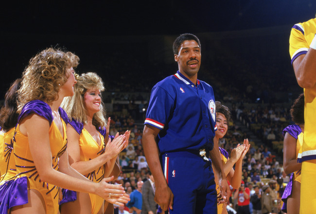 LOS ANGELES - 1987:  Julius Erving #6 of the Philadelphia 76ers receives a standing ovation from the Los Angeles Laker Girls before playing the final game of his career against Lakers, which happened to be at the Great Western Forum in Los Angeles, Califo