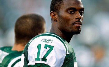 EAST RUTHERFORD, NJ - SEPTEMBER 01:  Plaxico Burress #17 of the New York Jets stands on the field before a pre-season game against the Philadelphia Eagles at MetLife Stadium on September 1, 2011 in East Rutherford, New Jersey.  (Photo by Jeff Zelevansky/G