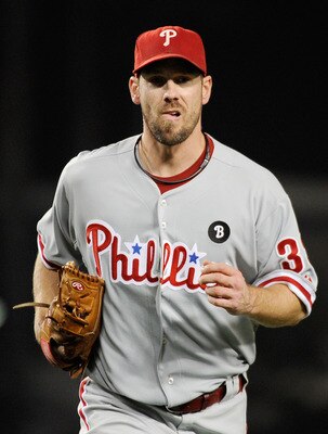 LOS ANGELES, CA - AUGUST 09:  Starting pitcher Cliff Lee #33 of the Philadelphia Phillies throws a pitch against the Los Angeles Dodgers in the eight inning of the baseball game at Dodger Stadium on August 9, 2011 in Los Angeles, California.  (Photo by Ke