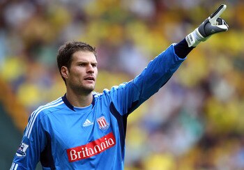 NORWICH, ENGLAND - AUGUST 21:  Asmir Begovic, goalkeeper of Stoke gives instructions during the Barclay's premier league match between Norwich and Stoke City at Carrow Road on August 21, 2011 in Norwich, England.  (Photo by Julian Finney/Getty Images)