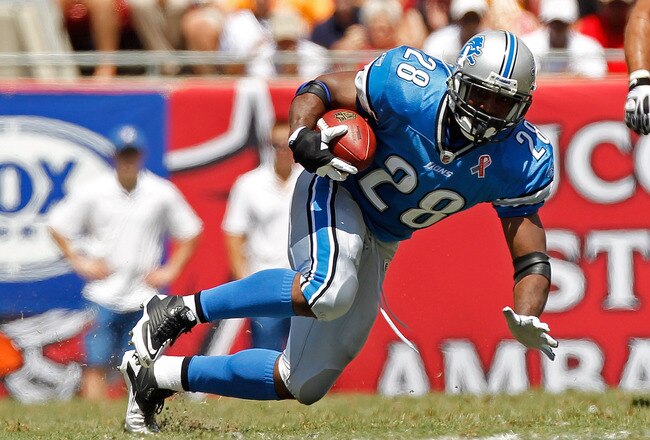 TAMPA, FL - SEPTEMBER 11:  Maurice Morris #28 of the Detroit Lions rushes during the season opener against the Tampa Bay Buccaneers at Raymond James Stadium on September 11, 2011 in Tampa, Florida.  (Photo by Mike Ehrmann/Getty Images)