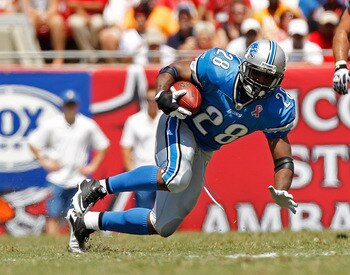 TAMPA, FL - SEPTEMBER 11:  Maurice Morris #28 of the Detroit Lions rushes during the season opener against the Tampa Bay Buccaneers at Raymond James Stadium on September 11, 2011 in Tampa, Florida.  (Photo by Mike Ehrmann/Getty Images)