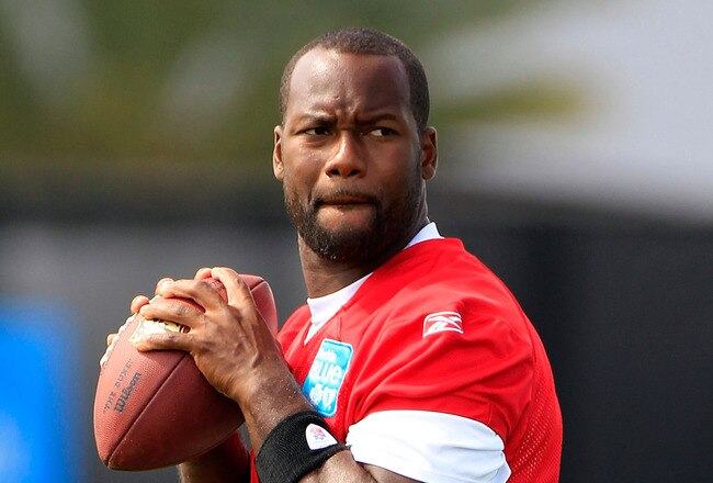 JACKSONVILLE, FL - JULY 28:  Quarterback David Garrard #9 of the Jacksonville Jaguars takes part intraining camp at Florida Blue Health and Wellness practice fields on July 28, 2011 in Jacksonville, Florida.  (Photo by Sam Greenwood/Getty Images)