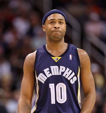 PHOENIX - NOVEMBER 25:  Jamaal Tinsley #10 of the Memphis Grizzlies during the NBA game against the Phoenix Suns at US Airways Center on November 25, 2009 in Phoenix, Arizona.  The Suns defeated the Grizzlies 126-111.  NOTE TO USER: User expressly acknowl