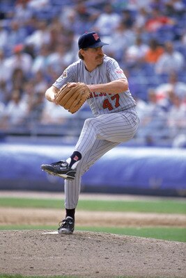 CHICAGO - OCTOBER 3:  Pitcher Jack Morris #47 of the Minnesota Twins pitches against the Chicago White Sox on October 3, 1991 at Comiskey Park on October 3, 1991 in Chicago, Illinois.  (Photo by Jonathan Daniel/Getty Images)