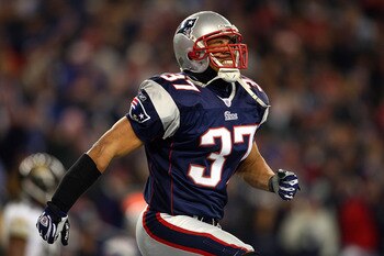 FOXBOROUGH, MA - JANUARY 12:  Rodney Harrison #37 of the New England Patriots reacts to a play against the Jacksonville Jaguars during the AFC Divisional playoff game at Gillette Stadium game on January 12, 2008 in Foxboro, Massachusetts.  (Photo by Elsa/