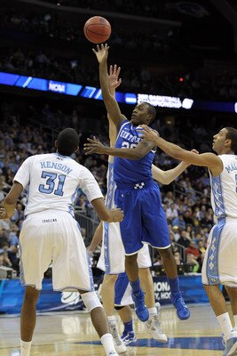 NEWARK, NJ - MARCH 27:  Doron Lamb #20 of the Kentucky Wildcats in actiion against the North Carolina Tar Heels during the east regional final of the 2011 NCAA men's basketball tournament at Prudential Center on March 27, 2011 in Newark, New Jersey.  (Pho