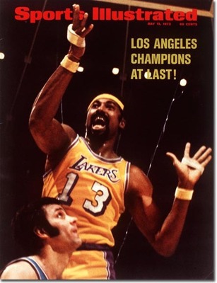 Wilt Chamberlain és Jerry West megnyerte első bajnoki címét 1972-ben, mióta Chamberlain Los Angelesbe költözött. A Lakers a vezetésével 33 mérkőzést nyert egyhuzamban és 69 alapszakasz mérkőzést bezsebelt, a döntőben pedig simán, 5 mérkőzésen múlták felül a Knickst.
