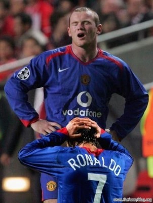 Ronaldo  Rooney Funny on Manchester United  Top 10 Funny Pictures Of The Red Devils