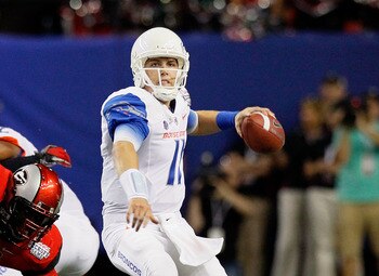 ATLANTA, GA - SEPTEMBER 03:  Kellen Moore #11 of the Boise State Broncos looks to pass against the Georgia Bulldogs at Georgia Dome on September 3, 2011 in Atlanta, Georgia.  (Photo by Kevin C. Cox/Getty Images)