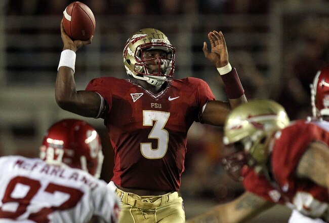 TALLAHASSEE, FL - SEPTEMBER 17:  EJ Manuel #3 of the Florida State Seminoles passes against the Oklahoma Sooners at Doak Campbell Stadium on September 17, 2011 in Tallahassee, Florida.  (Photo by Ronald Martinez/Getty Images)
