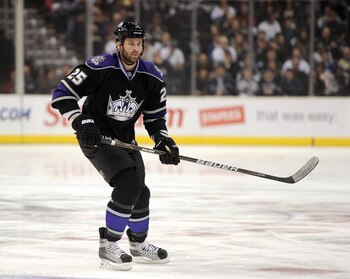 LOS ANGELES, CA - MARCH 05:  Dustin Penner #25 of the Los Angeles Kings waits for a pass against the Vancouver Canucks at the Staples Center on March 5, 2011 in Los Angeles, California.  (Photo by Harry How/Getty Images)