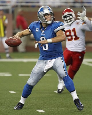 DETROIT, MI - SEPTEMBER 18:  Matthew Stafford #9 of the Detroit Lions gets ready to pass the football during a NFL game against the Kansas City Chiefs at Ford Field on September 18, 2011 in Detroit, Michigan. The Lions won 48-3 (Photo by Dave Reginek/Gett