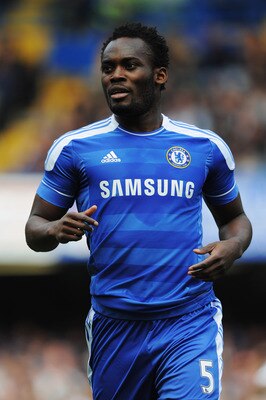 LONDON, ENGLAND - MAY 15:  Michael Essien of Chelsea in action during the Barclays Premier League match between Chelsea and Newcastle United at Stamford Bridge on May 15, 2011 in London, England.  (Photo by Michael Regan/Getty Images)