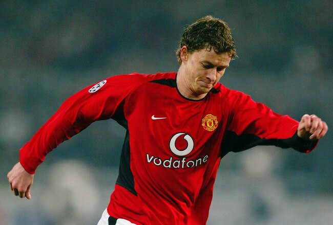 TURIN - FEBRUARY 25:  Ole Gunnar Solskjaer of Manchester United runs with the ball during the UEFA Champions League Second Phase Group D match between Juventus and Manchester United held on February 25, 2003 at the Stadio Delle Alpi, in Turin, Italy. Manc