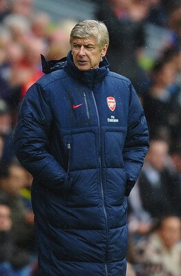 BLACKBURN, ENGLAND - SEPTEMBER 17:  Arsene Wenger of Arsenal shows his dissapointment from the bench during the Barclays Premier League match between Blackburn Rovers and Arsenal at Ewood Park on September 17, 2011 in Blackburn, England.  (Photo by Lauren