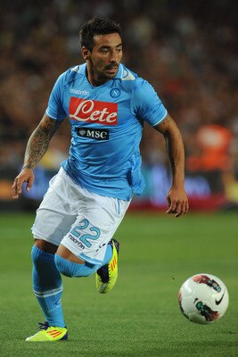 BARCELONA, SPAIN - AUGUST 22:  Ezequiel Ivan Lavezzi of SSC Napoli in action during the Joan Gamper Trophy match between FC Barcelona and SSC Napoli on August 22, 2011 in Barcelona, Spain.  (Photo by Valerio Pennicino/Getty Images)