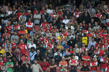 LONDON, ENGLAND - AUGUST 20:  Dejected Arsenal fans during defeat in the Barclays Premier League match between Arsenal and Liverpool at the Emirates Stadium on August 20, 2011 in London, England.  (Photo by Michael Regan/Getty Images)