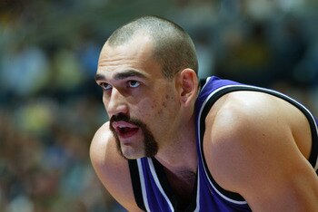 LOS ANGELES - APRIL 10:  Scot Pollard #31 of the Sacramento Kings looks on during the game against the Los Angeles Lakers at Staples Center on April 4, 2003 in Los Angeles, California.  The Lakers won 117-104.  NOTE TO USER: User expressly acknowledges an