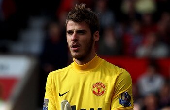 MANCHESTER, ENGLAND - SEPTEMBER 18:  David de Gea of Manchester United looks on during the Barclays Premier League match between Manchester United and Chelsea at Old Trafford on September 18, 2011 in Manchester, England.  (Photo by Clive Brunskill/Getty I