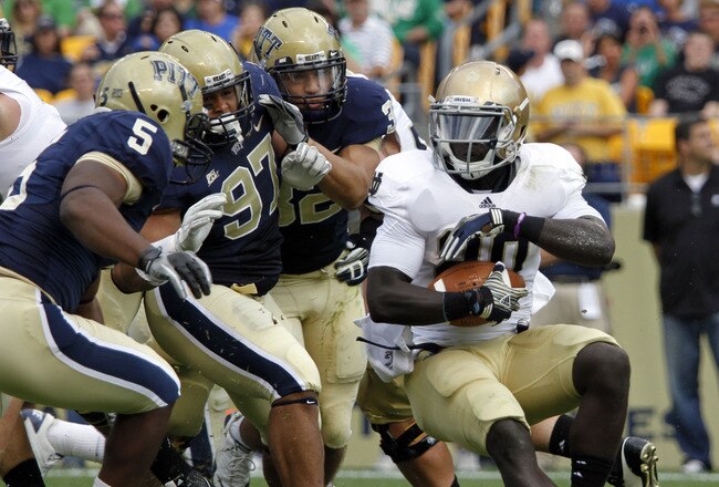 PITTSBURGH, PA - SEPTEMBER 24:  Cierre Wood #20 of the Notre Dame Fighting Irish carries the ball against the Pittsburgh Panthers during the game on September 24, 2011 at Heinz Field in Pittsburgh, Pennsylvania.  (Photo by Justin K. Aller/Getty Images)